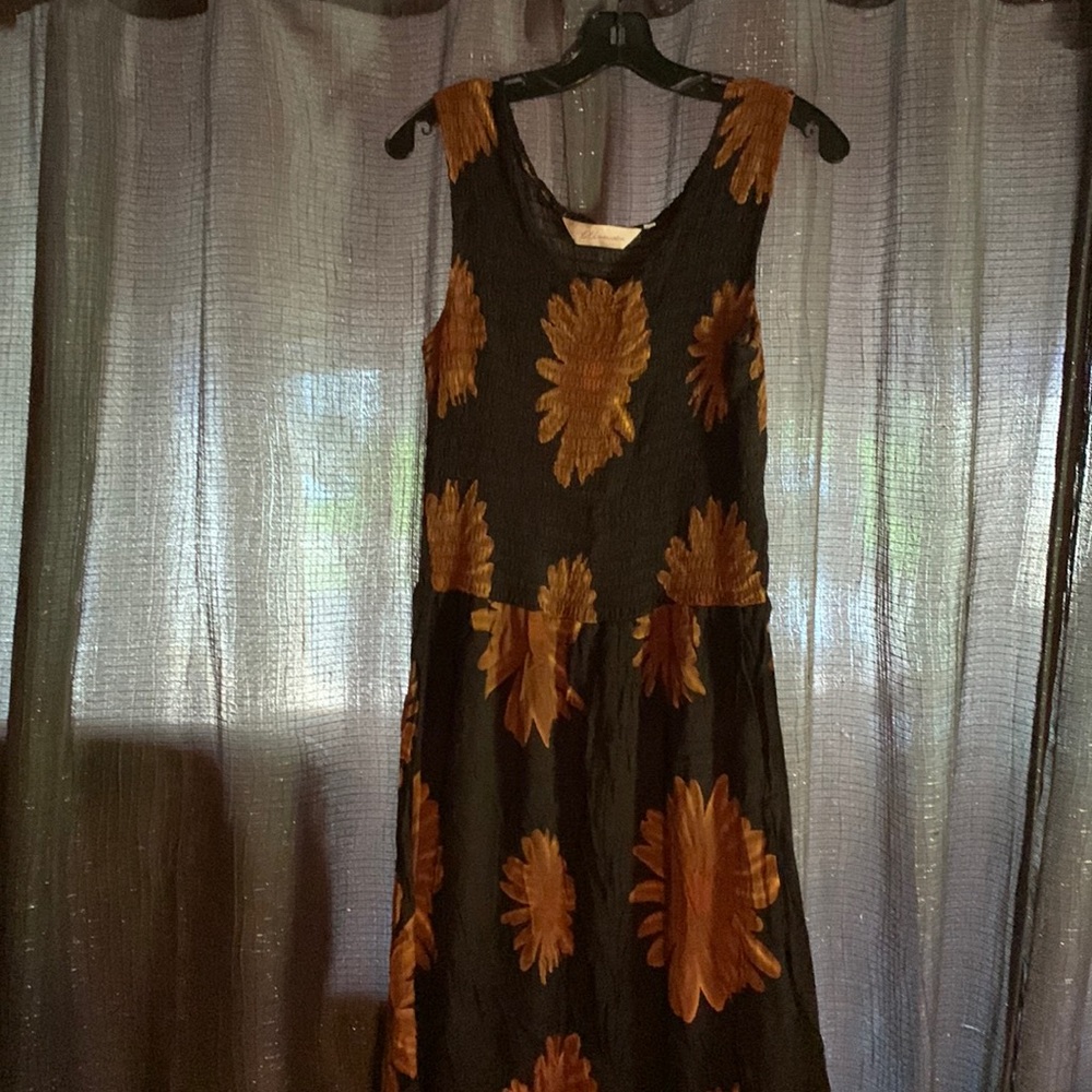 Maxi dress fits most more like an XL